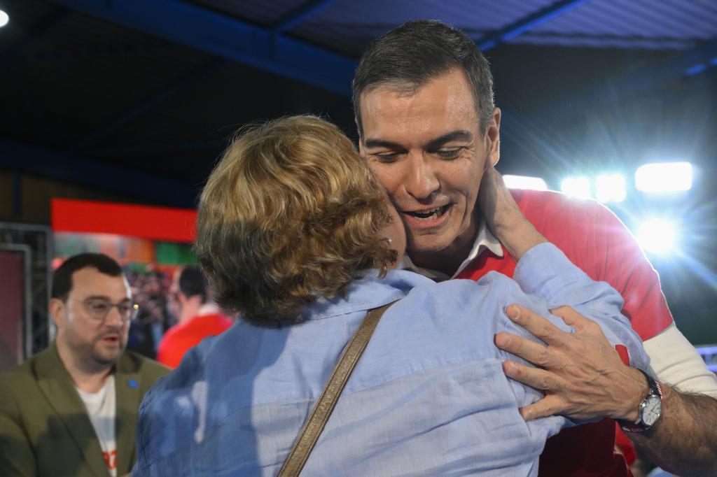 Sánchez se compromete a reformar la Constitución para que la revalorización de las pensiones según el IPC sea obligatoria