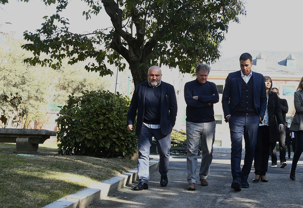 Los peores y mejores chistes del humorista de Moncloa que abandona a Pedro Sánchez