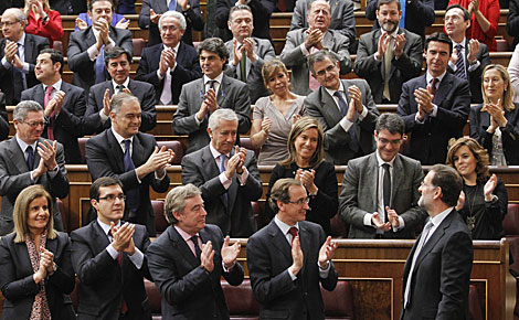 Rajoy, ovacionado por los diputados del PP. | José Aymá