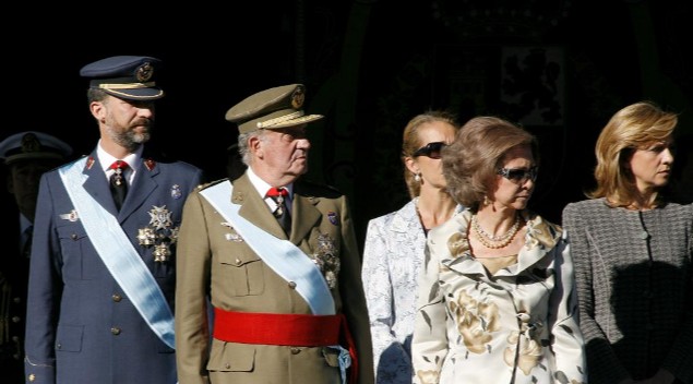 El Prncipe Felipe, el Rey Juan Carlos, la Infanta Elena, la Reina Sofa y la Infanta Cristina.