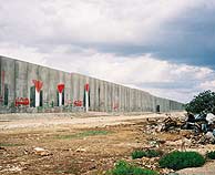 Israel acelerar la construccin del muro (EFE)