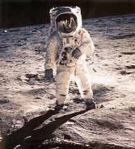 Primeros pasos de Aldrin sobre la Luna en 1969. (AFP)