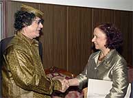 Muamar el Gadafi recibe a Ana Palacio en Trpoli. (EFE)