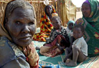 Refugiados sudaneses en la frontera de Chad. (REUTERS)