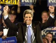 John Kerry, celebrando su victoria. (EFE)