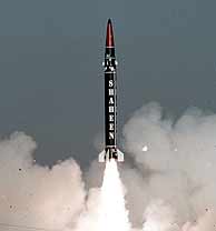Lanzamiento del misil Shaheen-1. (REUTERS)