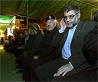 Abdelasis Rantisi (dcha.), en el funeral de Yasn. (AFP)