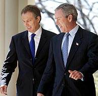 Tony Blair y George W. Bush. (AP)