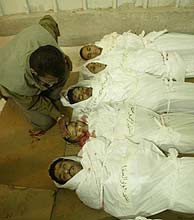 Cadáveres de algunos de los palestinos muertos. (AP)