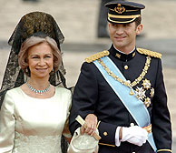 La Reina Sofa y el Prncipe de Asturias, a su llegada a la Catedral de La Almudena. EFE