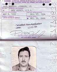 Pasaporte de Paul Marshal Jonson, el estadounidense que Al Qaeda asegura mantener secuestrado. (REUTERS)