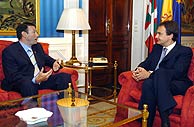 Zapatero e Ibarretxe, durante la reunin. (EFE)