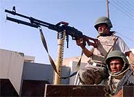 Los efectivos iraques en el despliegue en Nayaf. (AP)