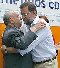 Rajoy y Fraga, este fin de semana.(EFE)
