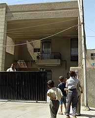 Imagen de la casa donde fueron secuestrados los extranjeros. (AFP)