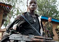 Nios soldados en la Repblica Democrtica del Congo. (EL MUNDO)
