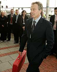 Tony Blair, a su llegada al congreso laborista de Brighton./REUTERS