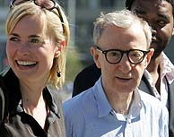 Radha Mitchell y Woody Allen. (Foto: Justy Garca)