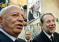 Abu Ala y Javier Solana, en Ramala. (REUTERS)