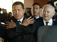 Hugo Chvez, acompaado de Moratinos, rindi homenaje a las vctimas del 11-M. (Kike Para)