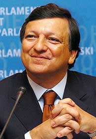 Durão Barroso, el pasado jueves tras ser aprobada su Comisión. (Foto: AP)