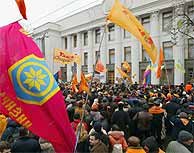 Seguidores del candidato opositor siguen manifestndose en las calles de Kiev. (AP)