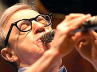 Woody Allen durante su actuación en Madrid. (Foto: EFE)