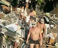 Imagen de los restos de un hotel turístico en la isla Phi Phi. (Foto: AP)