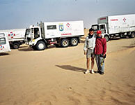 El convoy ayuda a la poblacin de frica Occidetal. (Foto: Mdicos Solidarios)
