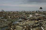 La costa de Aceh, arrasada. (REUTERS)