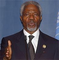 Annan, durante una conferencia de prensa durante la cumbre. (Foto: AFP)
