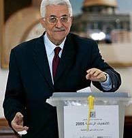 Mazen, mientras depositaba su voto en la Mukata. (Foto: AP)