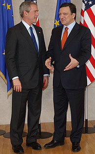 El presidente estadounidense, George W. Bush y el presidente de la Comisin Europea, Jos Manuel Duro Barroso. (Foto: AP)
