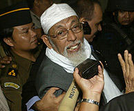 El ulema radical indonesio durante el juicio. (Foto: EFE)