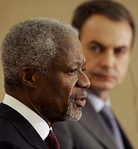 Annan y Zapatero, durante la conferencia de prensa del mircoles en La Moncloa. (AP)