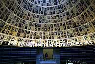 La Sala de los Nombres, en el nuevo Museo del Holocausto. (Foto: AP)