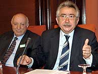 El ex presidente y el ex director general de GISA, Joan Ignasi Puigdollers (dcha) y Xavier Borrs. (Foto: EFE)