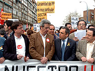 Rafael Simancas, Javier López y José Ricardo Martínez, en la manifestación. (Foto: EFE)