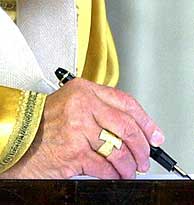 Juan Pablo II escribió 15 páginas de testamento. MÁS IMÁGENES. (EFE)