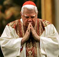 El cardenal Bernard Law. (Foto: AP)