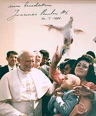 Uno de los milagros atribuidos a Juan Pablo II es la sanación del niño Héctor, enfermo de leucemia. (Foto: EFE)
