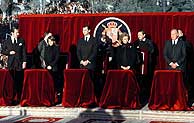 Los Reyes, los Principes de Asturias y el Duque de Lugo, Jaime de Marichalar, presiden el funeral. (Foto: EFE)