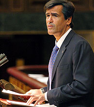 López Aguilar, durante la sesión del Congreso. (Foto: EFE)