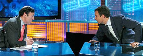 Pedro J. Ramrez, director de EL MUNDO y Rodrguez Zapatero, durante la entrevista. (Foto: EFE)