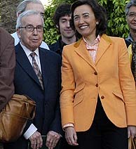 Juan Gelman con Rosa Aguilar, en la pasada edicin de Cosmopotica. (Foto: EFE)