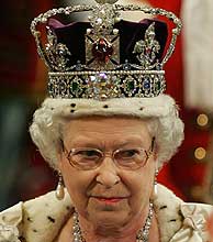 La reina de Inglaterra, a su llegada Westminster. (Foto: AP)