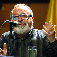 El filsofo Fernando Savater, durante una conferencia. (Foto: EFE)