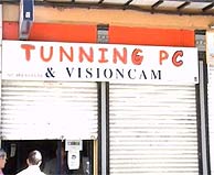 Imagen de la tienda en Murcia donde fue localizado el cabecilla de la red.