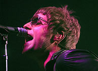 El cantante Liam Gallagher durante el concierto. (Foto: EFE)