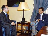 El presidente de la AVT, Jos Alcaraz, con Jos Luis Rodrguez Zapatero, en La Moncloa el pasado 28 de febrero. (Foto: EFE)